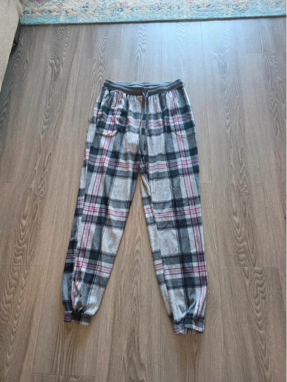 Secret Treasures Women's Gray Plaid Lounge Pants Size S (4-6)